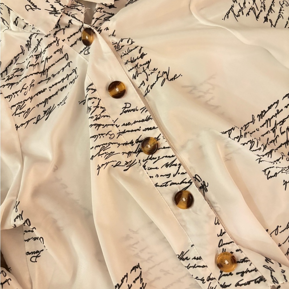 CBR White Blouse with Script Design - Picture 2 of 6